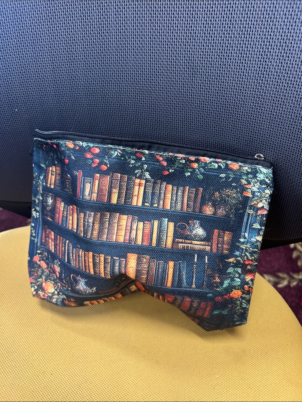 Floral Bookshelf Print Zipper Pouch - Navy